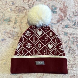 FIGS WINTER HAT IN CRANBERRY